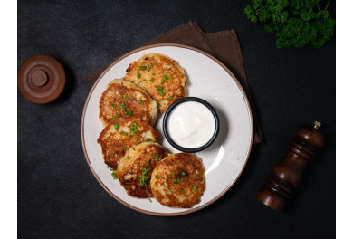 Meat potato fritters (Deruny)