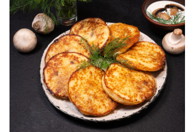 Mushroom potato fritters (Deruny)